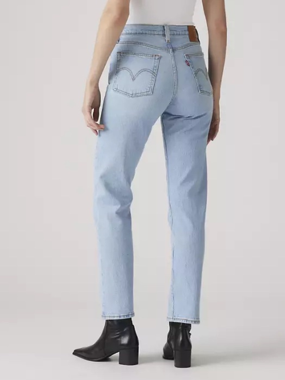 Levi’s Premium Wedgie Straight Fully Baked Light Blue Wash Denim Jeans Size 29